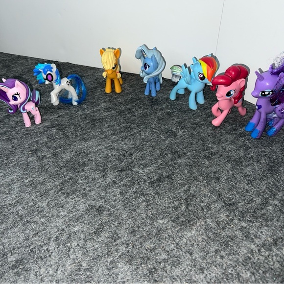 My Little Pony Lot Of Mini Figures 7 Stocking Stuffer - Picture 1 of 4